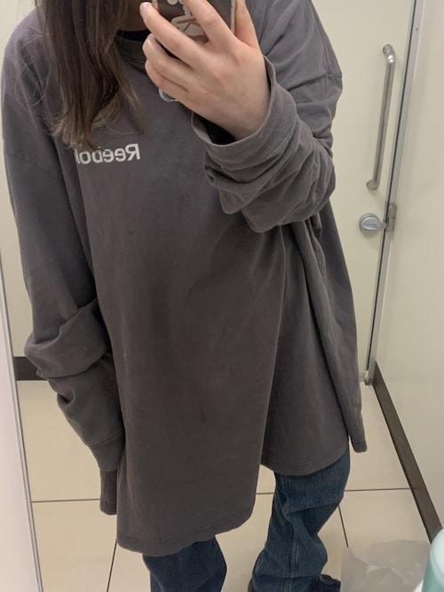 Supreme シュプリーム のステッカー テープを使った人気ファッションコーディネート Avanca