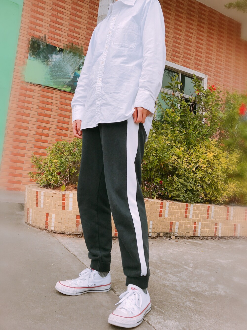 「学校」｜「PUMAのアイテム（チノパンツ、ブラック系）」を使った、Fulittleさん（レディース・155cm）の冬コーディネートの1枚目の写真
