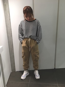 「WHITELAND（ホワイトランド）のアイテム（カーゴパンツ）」を使った、かわぐちめぐみさん（レディース・160cm）の夏コーディネート