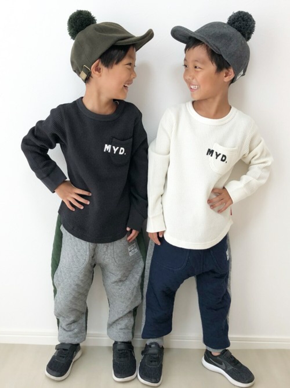 「キャップ、ロンT、キッズコーデ、男の子、ワッフル、無地T、秋コーデ、ボンボン、メイクユアデイ、make your day」｜「MAKE YOUR DAYのワッフルポケットTシャツ（Tシャツ/カットソー、ベージュ系）」を使った、makeyourday_officialさん（キッズ・105cm）の夏コーディネートの1枚目の写真