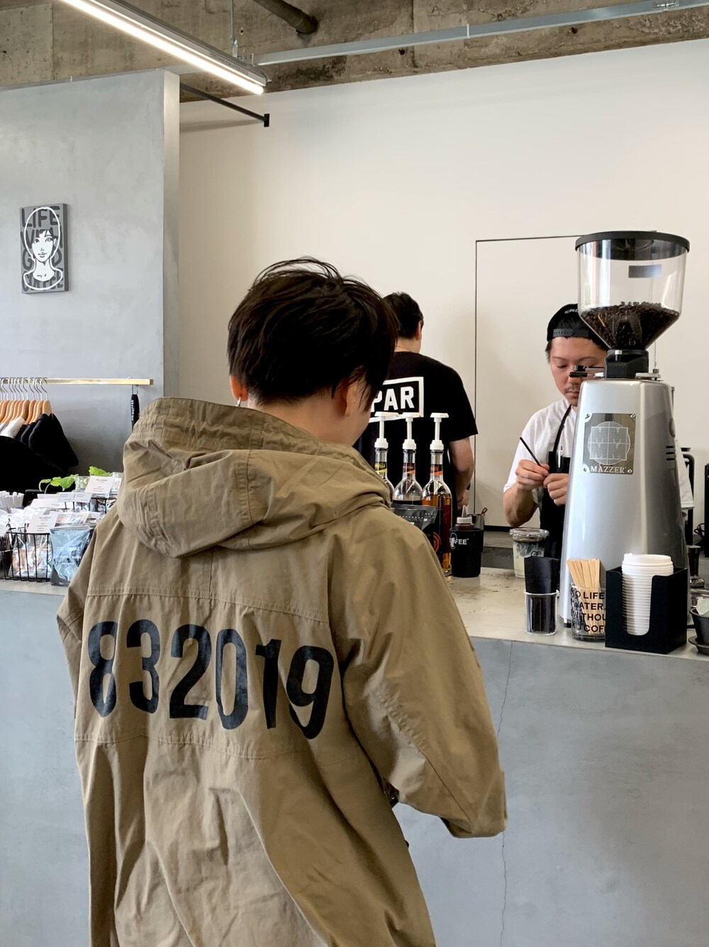 「uniform experiment、UE、NO COFFEE」｜「uniform experimentのHALF-ZIP ANORAK（ブルゾン、ベージュ系）」を使った、0309さん（レディース・155cm）の秋コーディネートの1枚目の写真