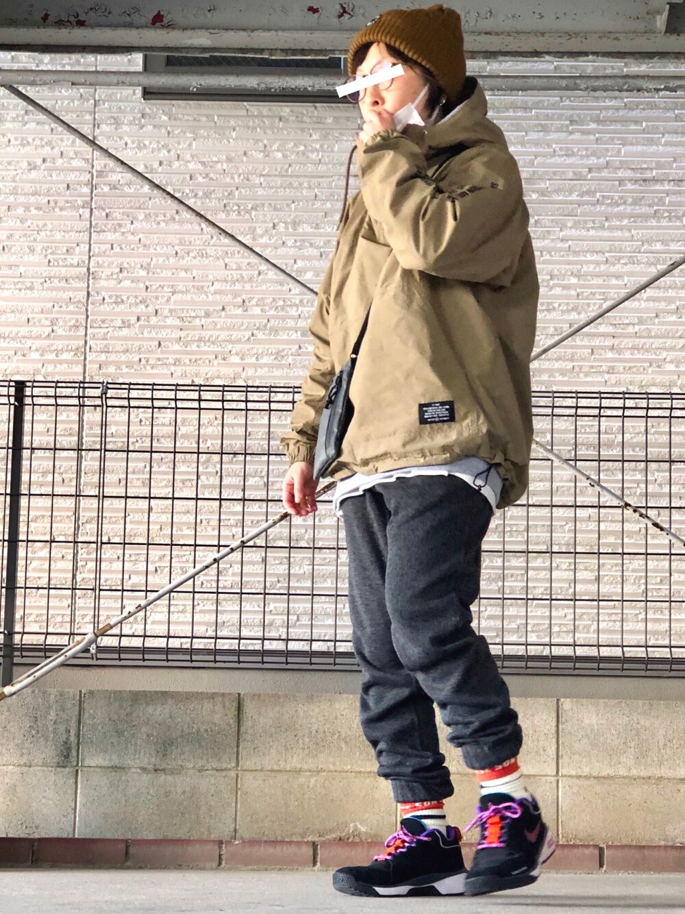 「play design、uniform experiment、JINS」｜「PLAY DESIGNのアイテム（ニットキャップ/ビーニー、ベージュ系）」を使った、0309さん（レディース・155cm）の冬コーディネートの1枚目の写真