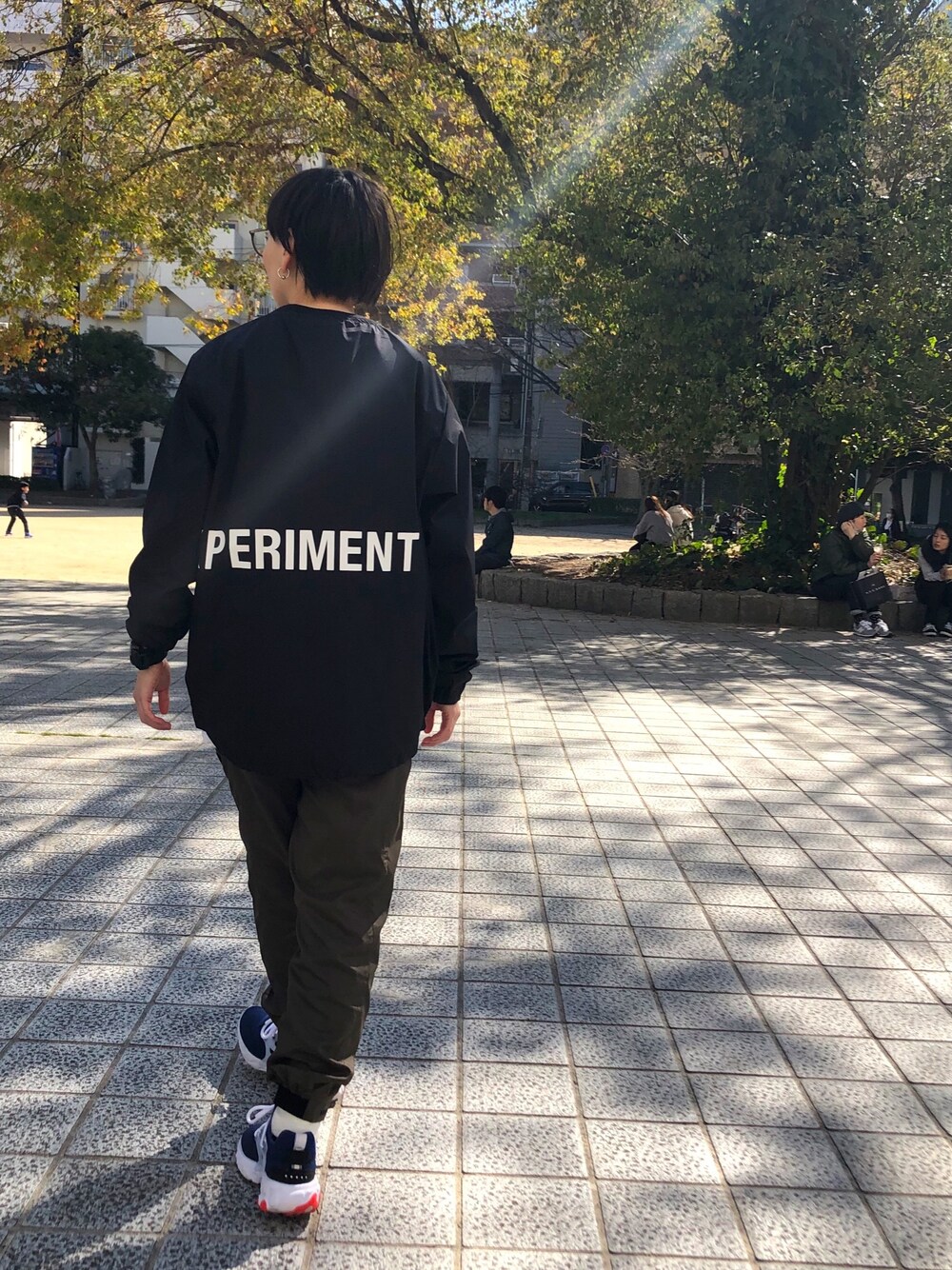 「uniform experiment、wtaps、NIKE」｜「uniform experimentのPULLOVER SMOCK（ブルゾン、ブラック系）」を使った、0309さん（レディース・155cm）の春コーディネートの1枚目の写真