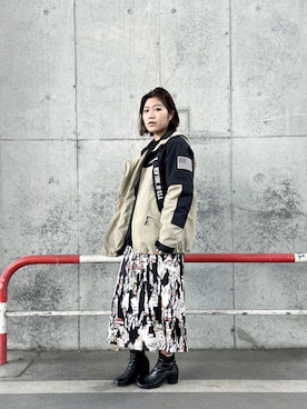 「SCHOTT」｜「アイテム（マウンテンパーカー）」を使った、AYANEさん（レディース・166cm）の冬コーディネート