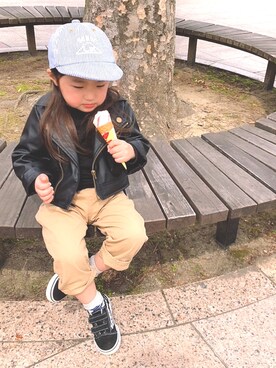 「Birthday（バースデイ）のアイテム（ライダースジャケット、ブラック系）」を使った、スボンシポプさん（キッズ）の秋コーディネート