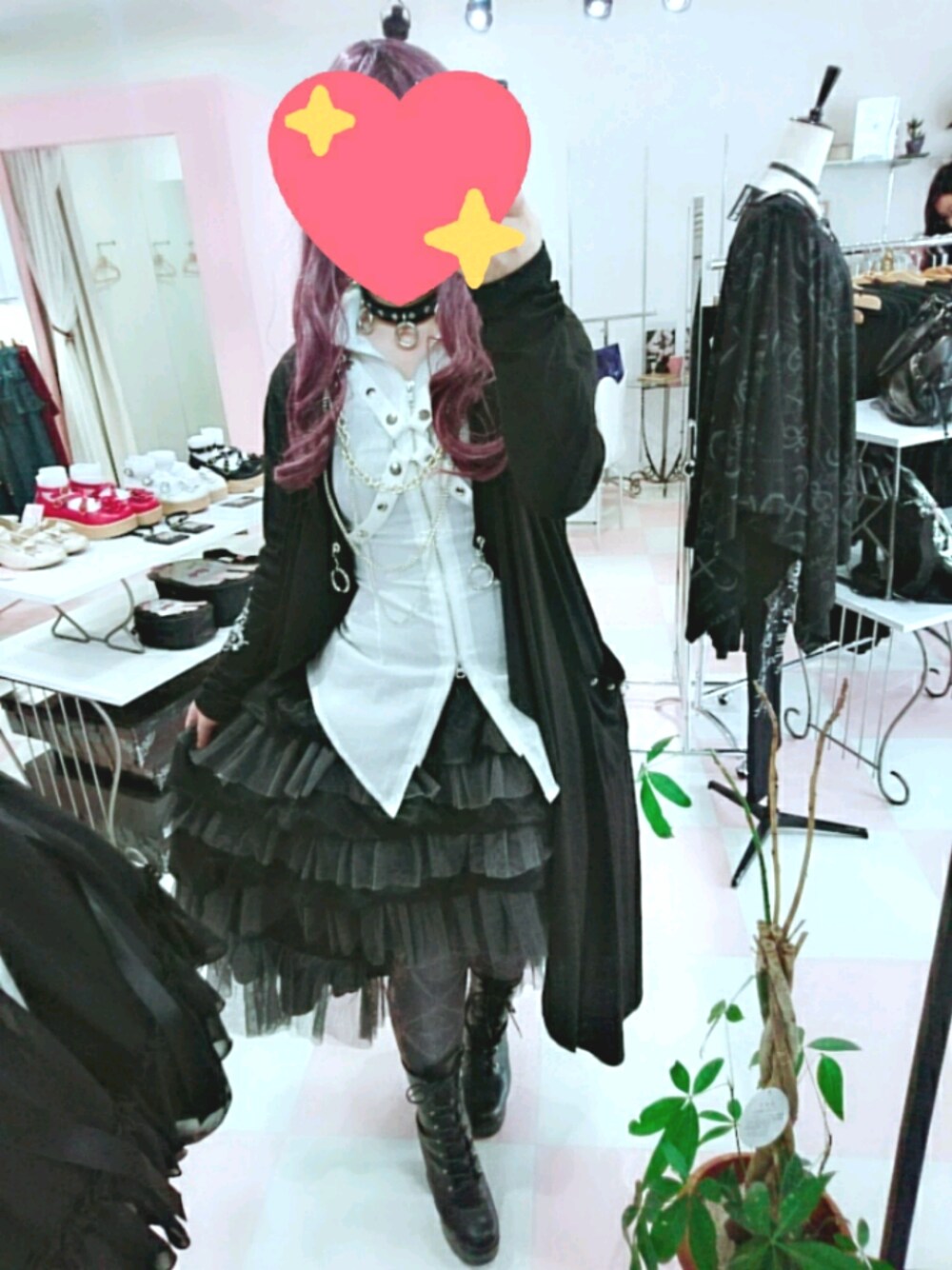 「パンク、ゴシック」｜「PRESENCE！のアイテム（シャツ/ブラウス、ホワイト系）」を使った、さくやさん（レディース・155cm）の春コーディネートの1枚目の写真