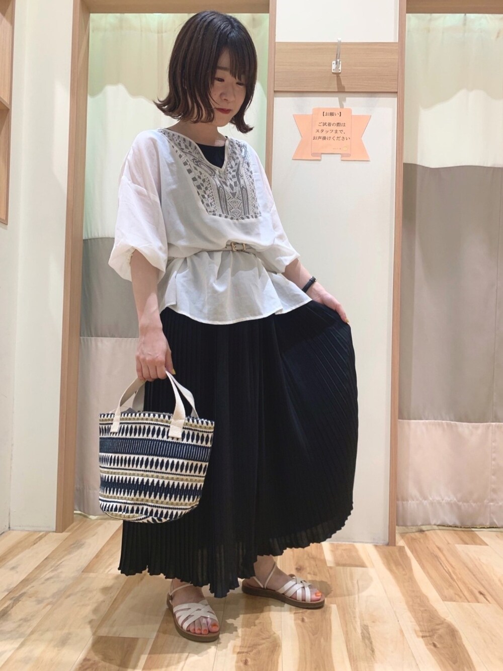「Samansa Mos2 blue、サマンサモスモスブルー、ドッキングワンピース、プリーツスカート、刺繍、透け感、カジュアル、低身長、おしゃれさんと繋がりたい、夏コーデ」｜「Samansa Mos2 blueのレースキーネックブラウス（シャツ/ブラウス、ホワイト系）」を使った、なかむらさん（レディース・152cm）の夏コーディネートの1枚目の写真