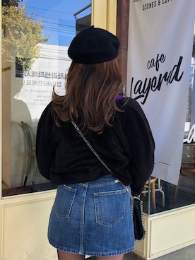 「パープル×黒」｜「アイテム（デニムスカート）」を使った、risaさん（レディース・159cm）の秋コーディネート