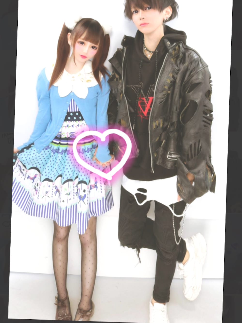 「夫婦コーデ、夫婦、カップル、カップルコーデ、デート」｜「toAliceのアイテム（トップス、ホワイト系）」を使った、ゆいたんさん（レディース・158cm）の秋コーディネートの1枚目の写真