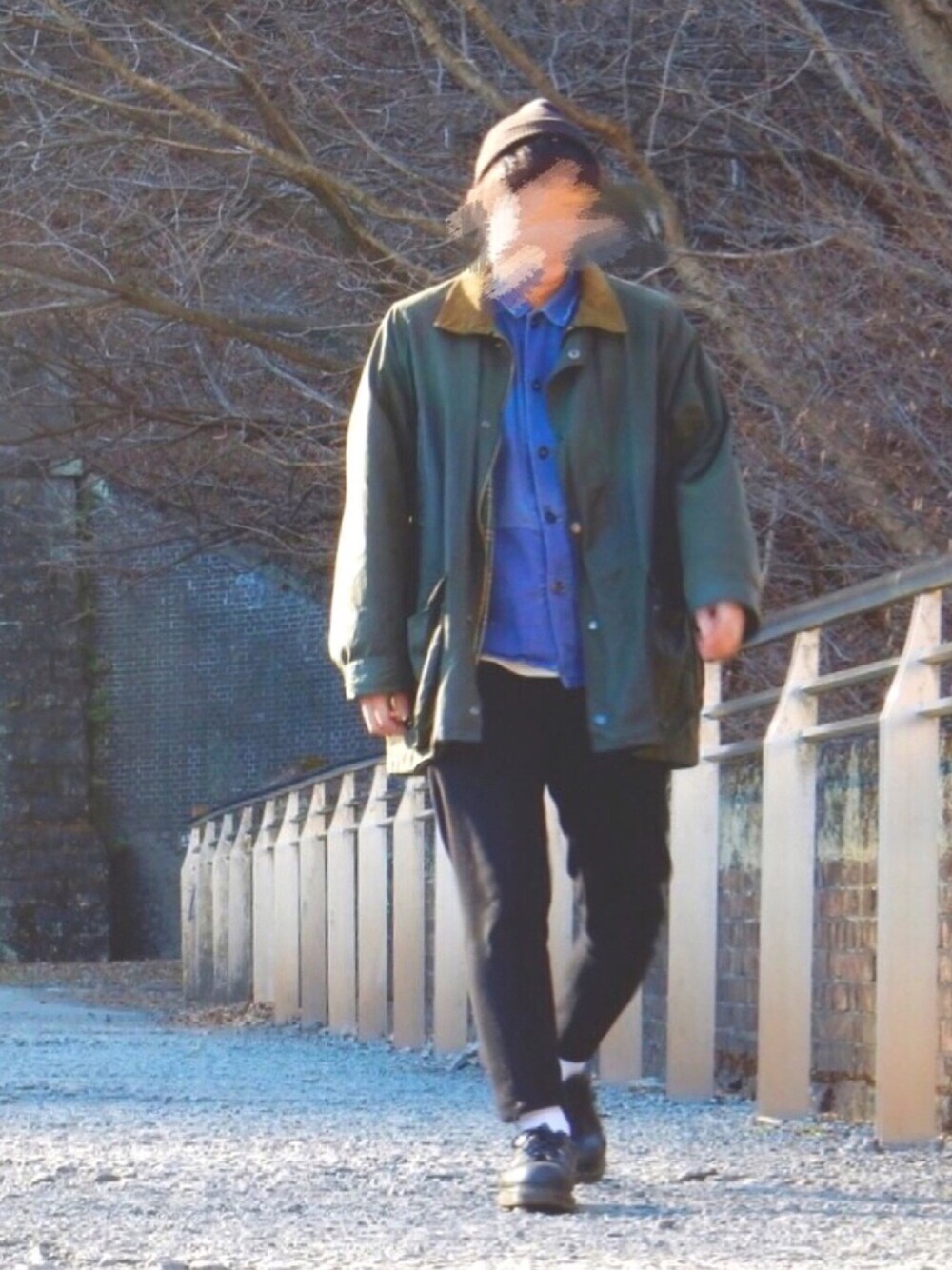「オイルジャケット、ワークシャツ、used mix」｜「Barbourのアイテム（ジャケット/アウター、グリーン系）」を使った、Harakiさん（メンズ・175cm）の春コーディネートの1枚目の写真