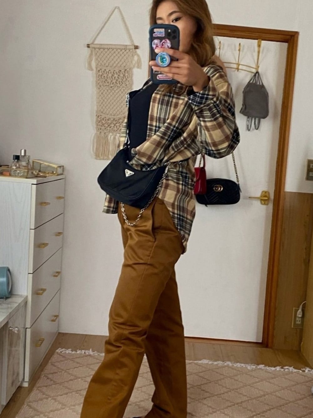 「秋コーデ、今日のコーデ、高身長女子、ブラウンコーデ、スケータースタイル」｜「Dickiesのアイテム（チノパンツ、ブラウン系）」を使った、riiikaさん（レディース・168cm）の秋コーディネートの1枚目の写真