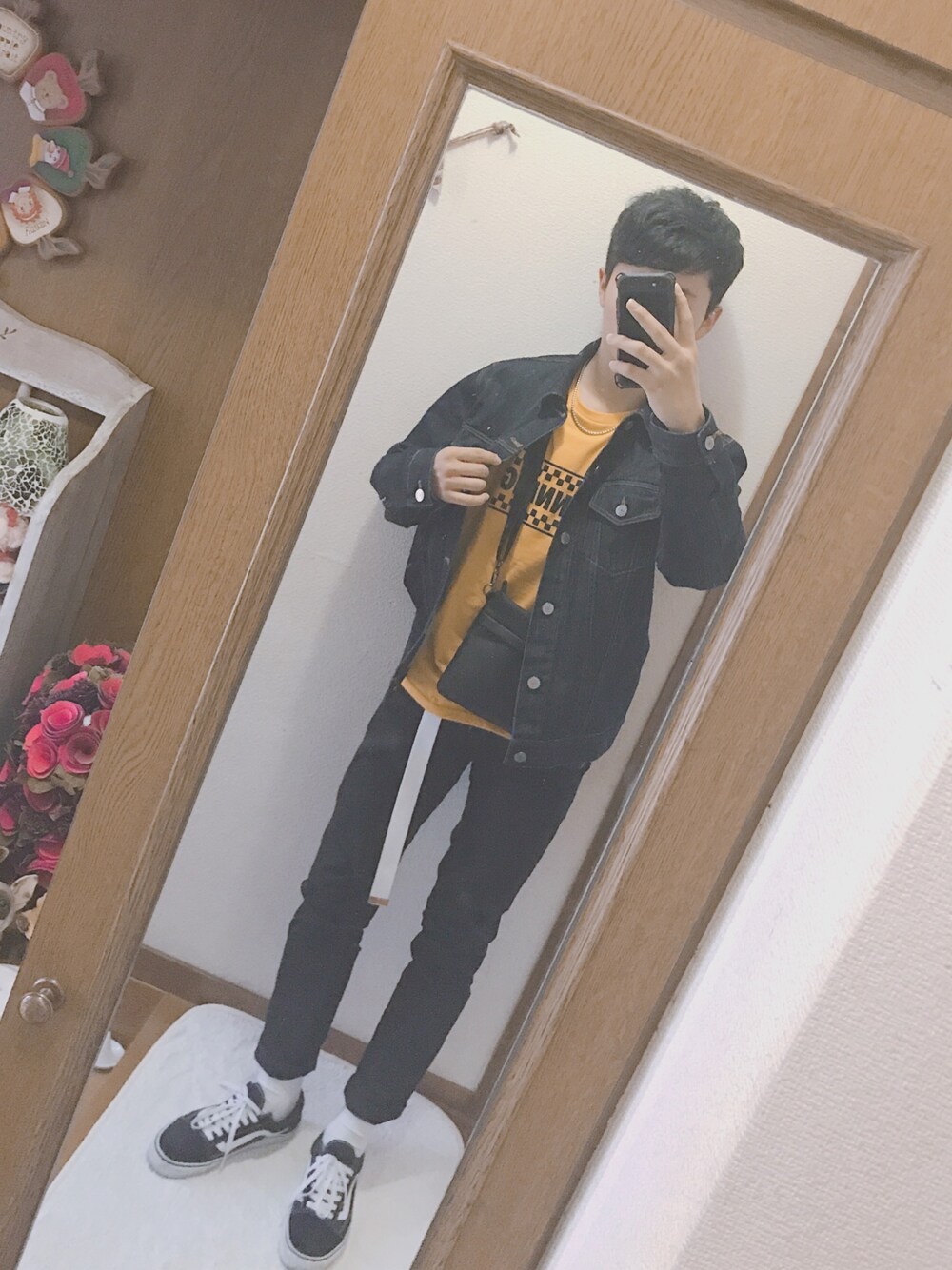 「シンプルコーデ、デニム、夏、黒」｜「Right-onのアイテム（デニムジャケット、ブルー系）」を使った、けいさん（メンズ・169cm）の春コーディネートの1枚目の写真