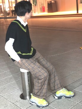 「BALENCIAGA」｜「アイテム（チノパンツ）」を使った、こうちさん（メンズ・165cm）の春コーディネート