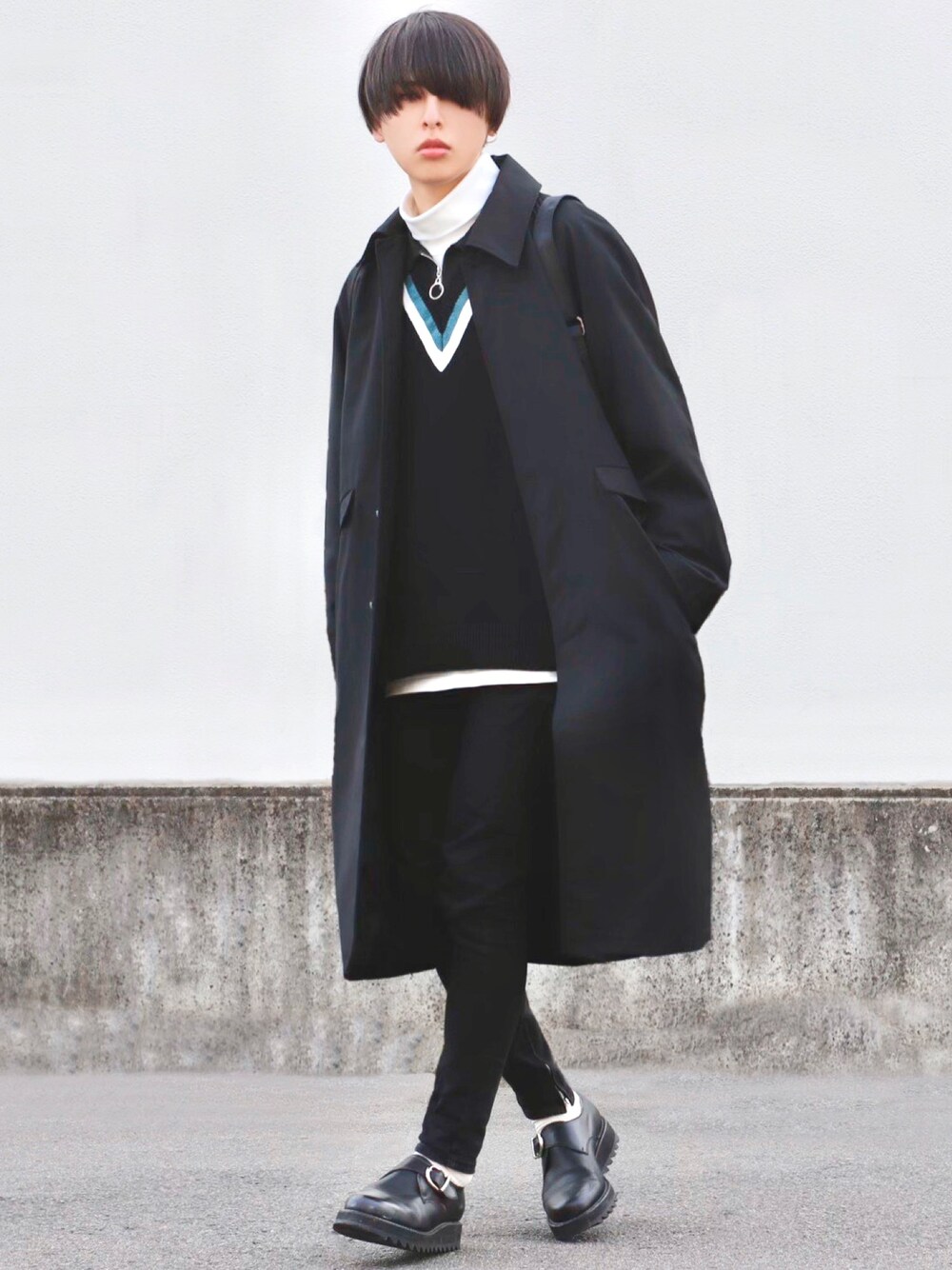 「CASPER JOHNのRaglan Over-Coat/ラグランオーバーコート（その他アウター、ブラック系）」を使った、ろむしさん（メンズ・174cm）の冬コーディネートの1枚目の写真