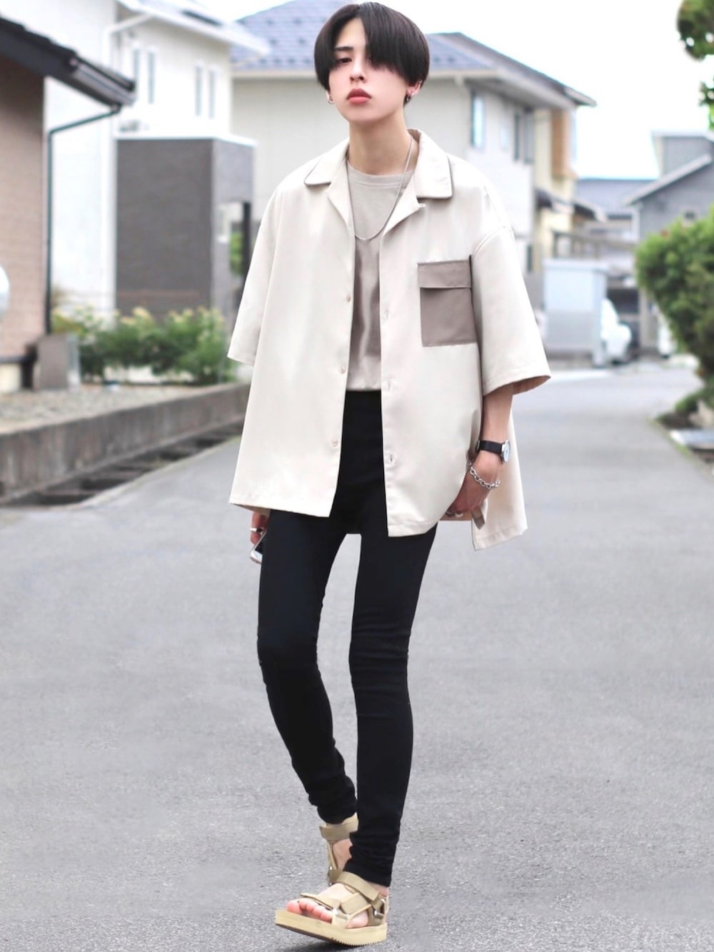 「EMMA CLOTHESのスーパービッグシルエットカットソー 1/2 sleeve cotton 100% 2020summer（Tシャツ/カットソー、ベージュ系）」を使った、ろむしさん（メンズ・174cm）の夏コーディネートの1枚目の写真