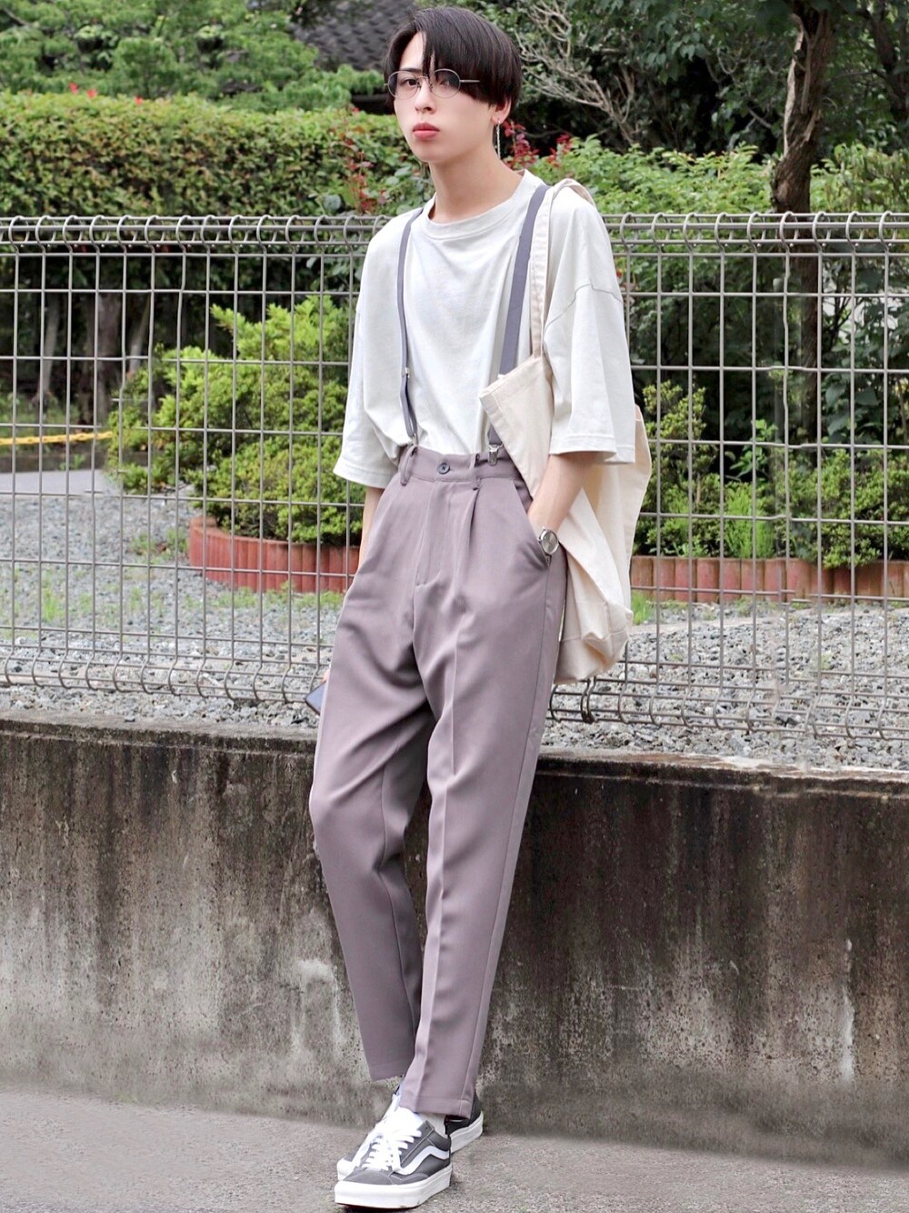 「EMMA CLOTHESのスーパービッグシルエットカットソー 1/2 sleeve cotton 100% 2020summer（Tシャツ/カットソー、グレー系）」を使った、ろむしさん（メンズ・174cm）の夏コーディネートの1枚目の写真