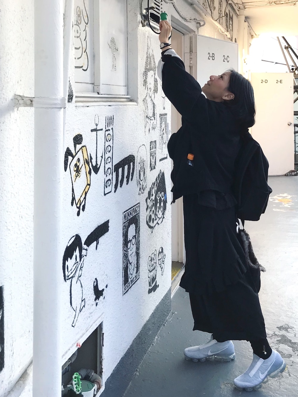 「UNDER COVER、undercover、commedesgarcons、the soloist」｜「UNDERCOVERのアイテム（ライダースジャケット、ブラック系）」を使った、上野放鬆さん（レディース・150cm）の冬コーディネートの1枚目の写真