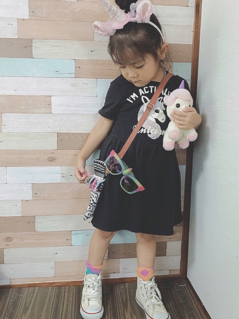「残暑コーデ、H&M、ユニコーン、4歳、クレアーズ、キッズファッション、女の子、女の子コーデ」｜「CONVERSEのキッズ converse コンバース (15-21)CHILD ALL STAR N Z HI チャイルド オールスター N Z ハイ 32712043 OPTICALWHITE（スニーカー、ホワイト系）」を使った、you☺︎さん（キッズ・90cm）の秋コーディネートの1枚目の写真