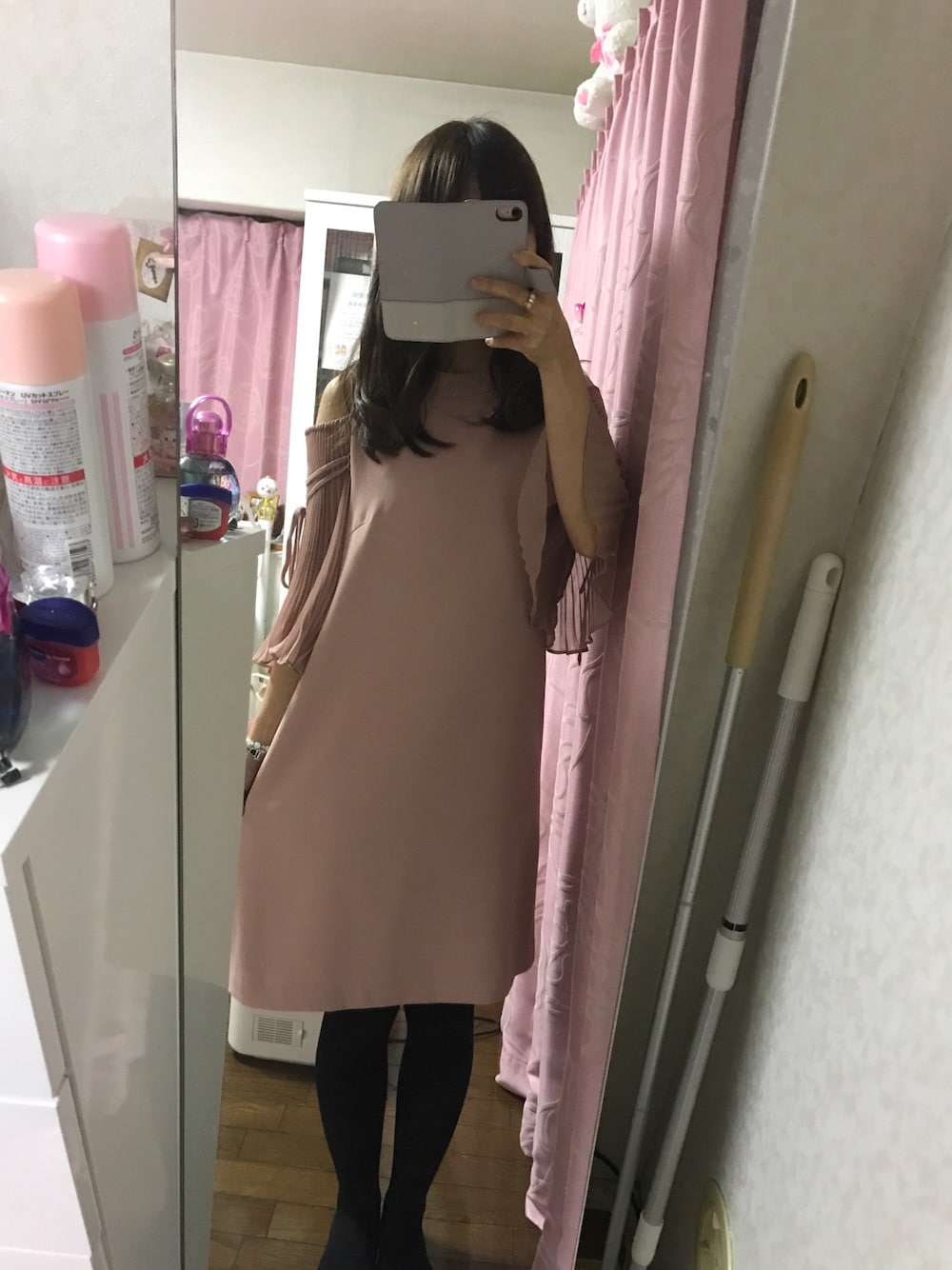 「ワンピース、ピンクベージュ、snidel、スナイデル」｜「SNIDELのプリーツスリーブワンピース（ワンピース、ピンク系）」を使った、yuutanさん（レディース・148cm）の冬コーディネートの1枚目の写真