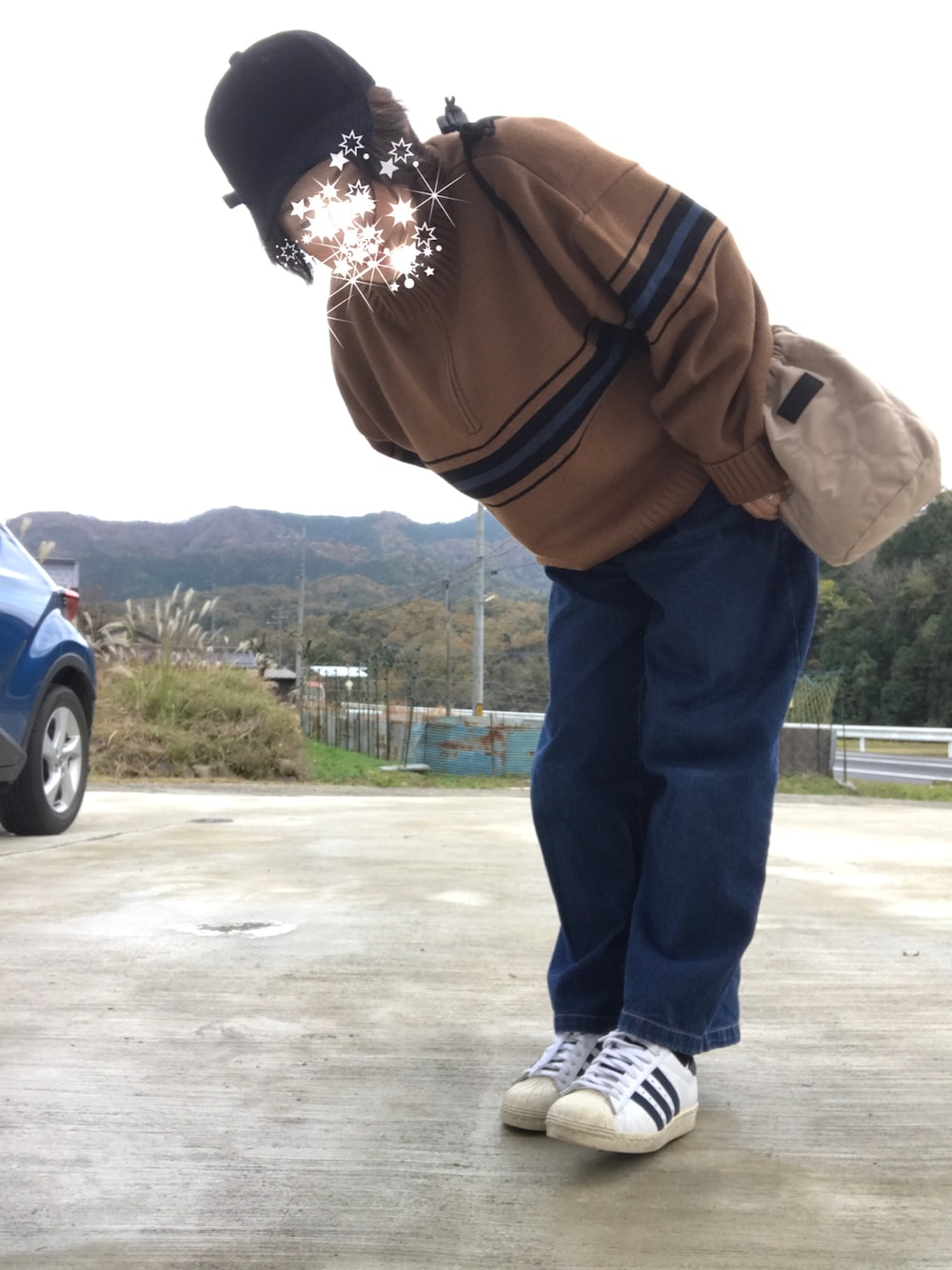 「カジュアルコーデ、メンズライク、ビッグシルエット、デニム、スニーカー、ハーフジップ、キャップ」｜「GUのアイテム（キャップ、ブラック系）」を使った、みっきさん（レディース・162cm）の秋コーディネートの1枚目の写真