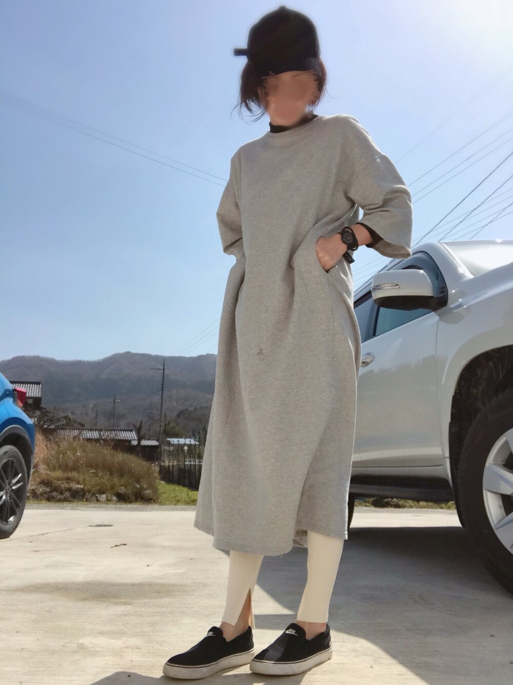 「平成最後のWEARISTAセンバツ、シンプルコーデ、カジュアルコーデ、ラクチンコーデ、春コーデ、レギンス、スウェットワンピース、プチプラ」｜「GUのアイテム（キャップ、ブラック系）」を使った、みっきさん（レディース・166cm）の春コーディネートの1枚目の写真