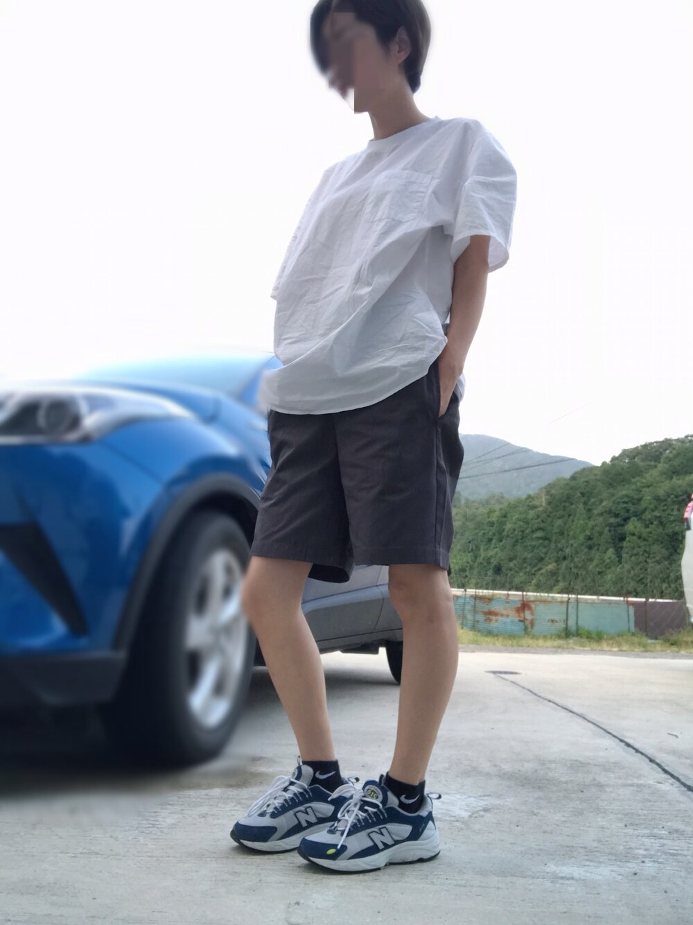 「シンプルコーデ、ラクチンコーデ、ショートヘア、ショートパンツ、シェフパンツ、ジーユー、プチプラ」｜「GUのアイテム（シャツ/ブラウス、ホワイト系）」を使った、みっきさん（レディース・166cm）の夏コーディネートの1枚目の写真