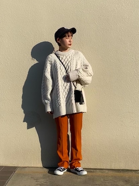 「H&M（エイチ・アンド・エム）のアイテム（ニット/セーター、ホワイト系）」を使った、moneさん（レディース・152cm）の冬コーディネート