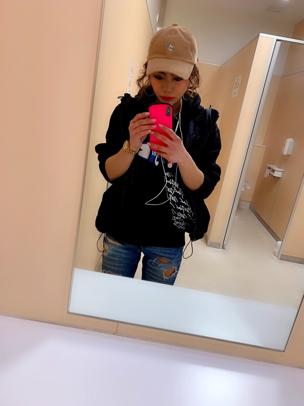 「ママコーデ、カジュアル、低身長コーデ、パーカー、デニム」｜「MELLOWのアイテム（パーカー、ブラック系）」を使った、y...mamさん（レディース・148cm）の冬コーディネートの1枚目の写真