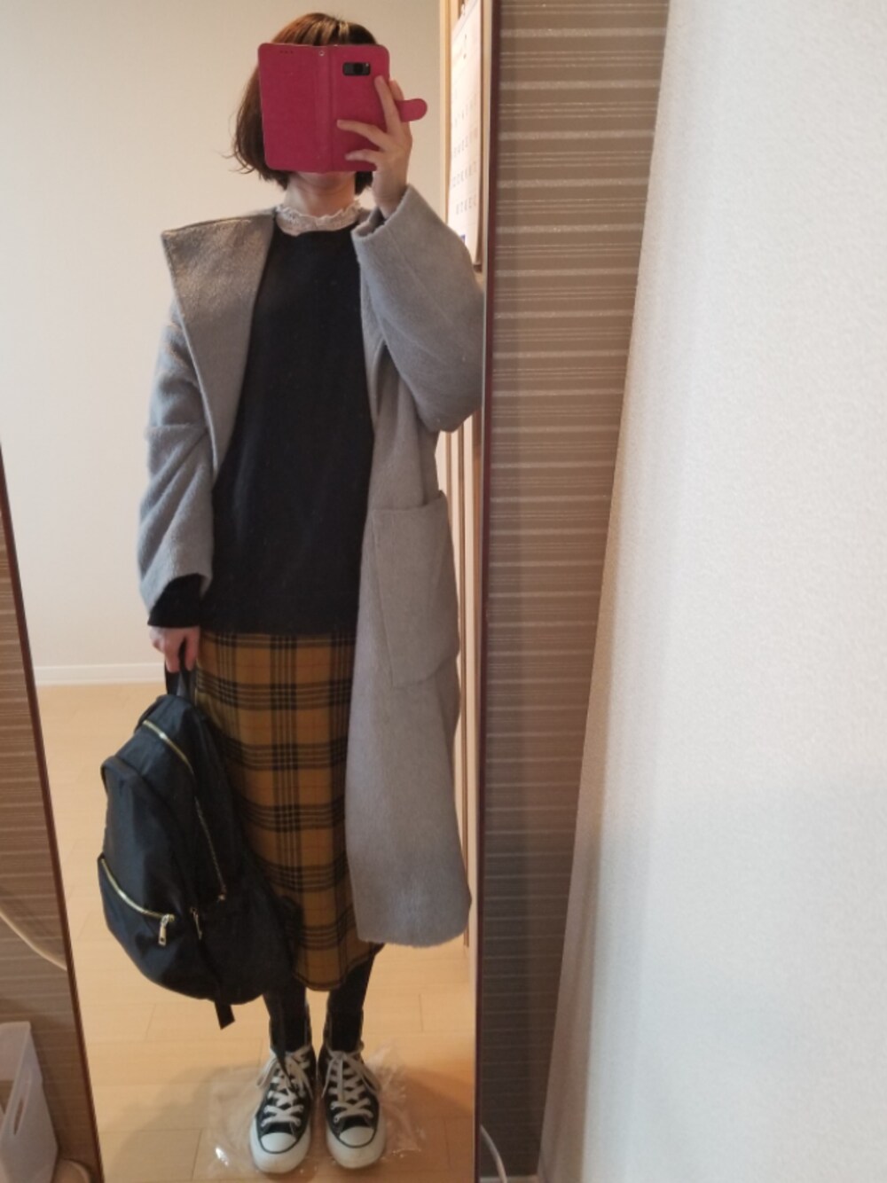 「レイヤードstyle、オトナカジュアル、スニーカーコーデ、コンバース、チェックスカート、GU、しまむら、プチプラ、fifth、黒リュック」｜「CONVERSE ALL STARの【ＣＯＮＶＥＲＳＥ（コンバース）】　ＡＬＬＳＴＡＲ　ＨＩ（スニーカー、ブラック系）」を使った、もぐ子さん（レディース・158cm）の冬コーディネートの1枚目の写真
