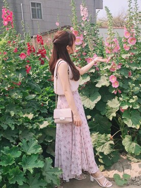 「アイテム（アナログ腕時計、ピンク系）」を使った、Emilyさん（レディース・153cm）の春コーディネート