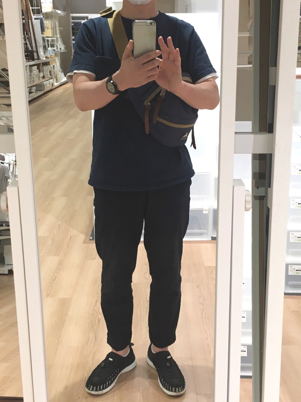 「KEENのKEEN / キーン :UNEEK 02＃（サンダル、ブラック系）」を使った、のぶろうさん（メンズ・170cm）の春コーディネートの1枚目の写真