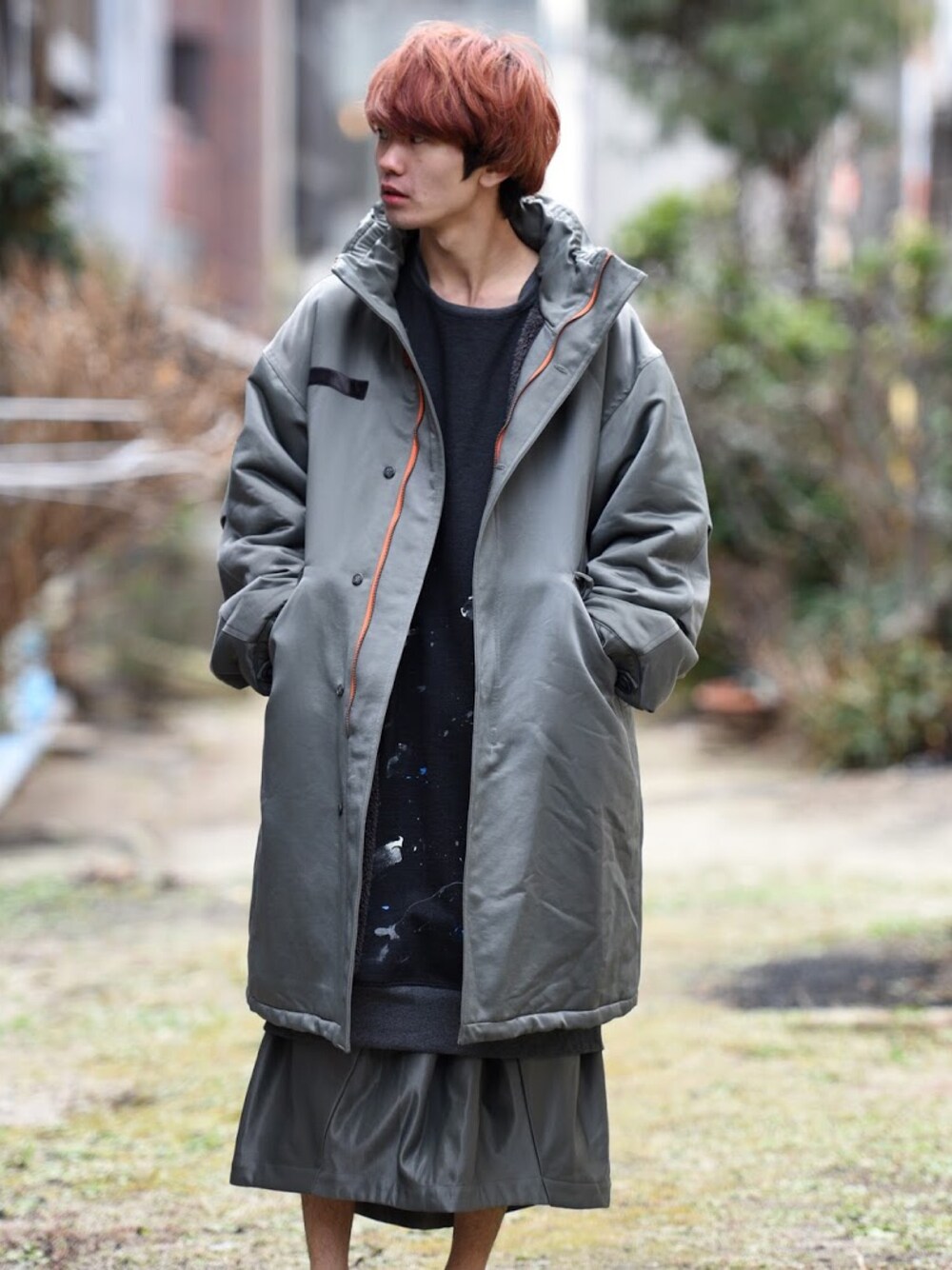 「休日スタイル、冬コーデ、ootd、ダウンコート、KAIKI、MyBeautifulLandlet、スウェット、スカート、セットアップ」｜「KAIKIのアイテム（ダウンジャケット/コート、グレー系）」を使った、東端さん（メンズ・165cm）の冬コーディネートの1枚目の写真