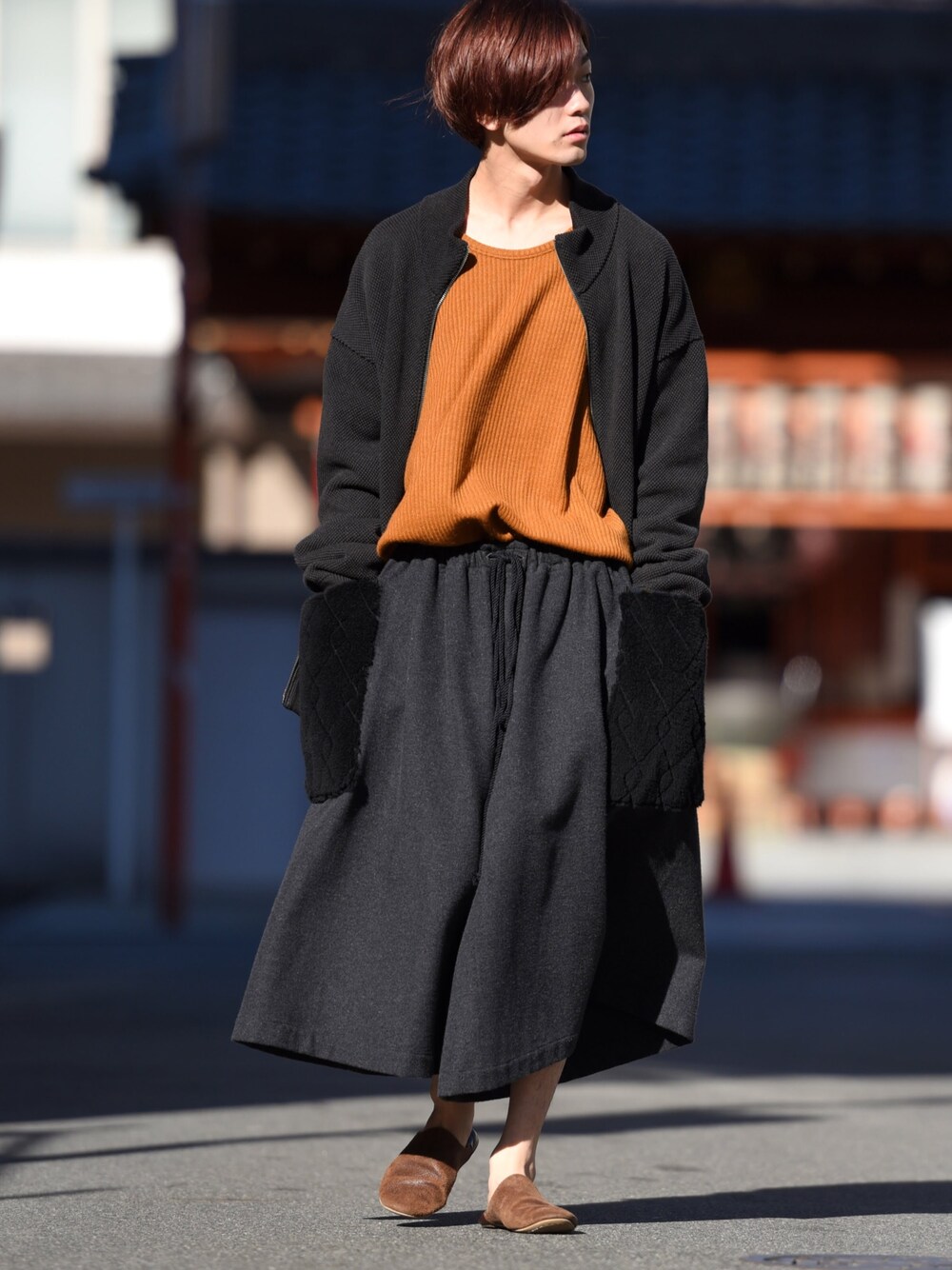 「crepuscule、KAIKI、AUTTAA、edwina horl、カーディガン、ワイドパンツ、ニット、ゆるコーデ、ootd、OVIE STUDIO」｜「crepusculeのアイテム（トップス、ブラック系）」を使った、東端さん（メンズ・165cm）の冬コーディネートの1枚目の写真