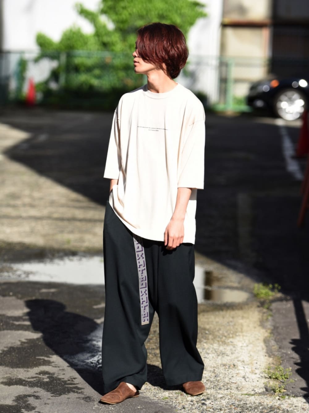 「ガチャベルト、ニット、ラップパンツ、シンプル、低身長、crepuscule、thessay、MyBeautifulLandlet、AUTTAA、ETHOSENS」｜「ESSAYのアイテム（ニット/セーター、ベージュ系）」を使った、東端さん（メンズ・165cm）の春コーディネートの1枚目の写真