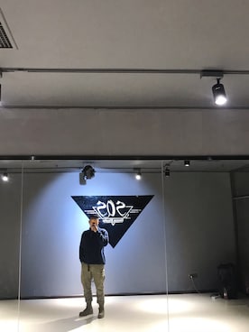 「Yeezy（イージー）のアイテム（その他シューズ）」を使った、我口袋有个金库さん（メンズ・185cm）の秋コーディネート