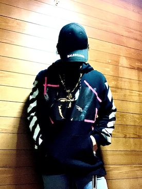 「OFF-WHITE」｜「アイテム（キャップ）」を使った、💿ΣAS∀さん（メンズ・165cm）の秋コーディネート