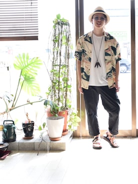 「glamb（グラム）のアイテム（サンダル）」を使った、上水流（弟）さん（メンズ・171cm）の秋コーディネート