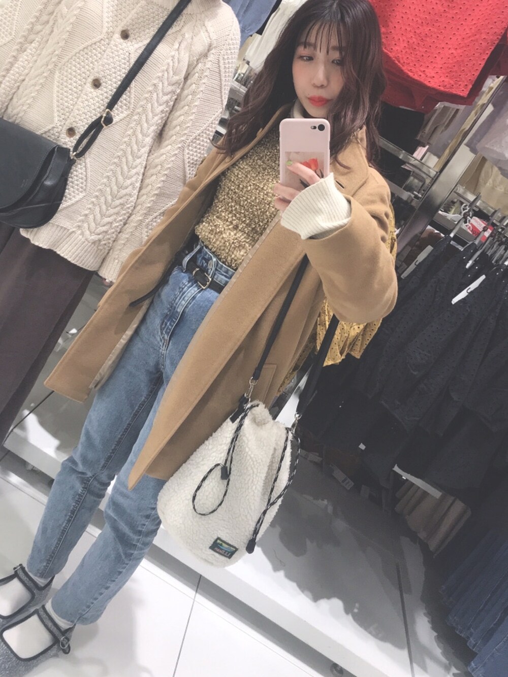 「春コーデ、プチプラコーデ、低身長コーデ、デニムスタイル」｜「ママのお下がりのアイテム（ジャケット/アウター、ベージュ系）」を使った、azukiさん（レディース・138cm）の冬コーディネートの1枚目の写真