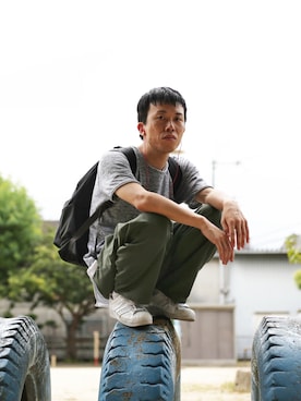 「カーキパンツ」｜ジョーゴ タケシさん（メンズ・168cm）の秋コーディネート