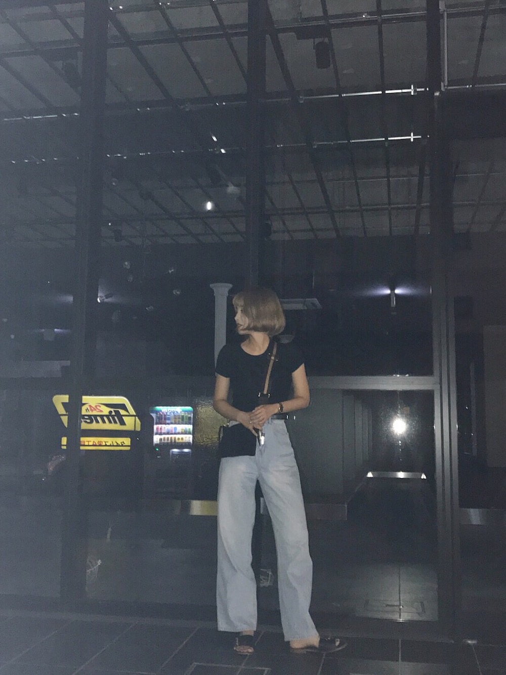 「シンプルコーデ、デニム、シンプル、デニムパンツ、韓国ファッション、korea」｜「ZARAのアイテム（Tシャツ/カットソー、ブラック系）」を使った、yolmiさん（レディース・158cm）の夏コーディネートの1枚目の写真