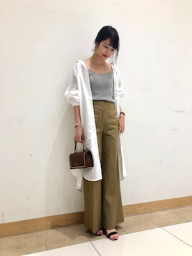 「URBAN RESEARCH ROSSO WOMEN（アーバンリサーチ　ロッソ）のギャザースリーブシャツワンピース（ワンピース、ホワイト系）」を使った、miuさん（レディース・159cm）の秋コーディネート