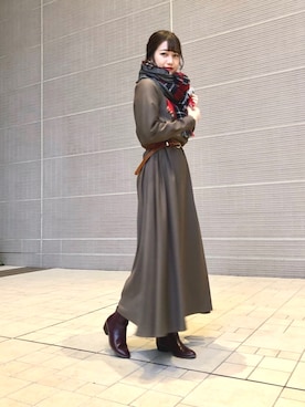 「URBAN RESEARCH ROSSO WOMEN（アーバンリサーチ　ロッソ）のフレアロングワンピース（ワンピース、グレー系）」を使った、miuさん（レディース・159cm）の冬コーディネート