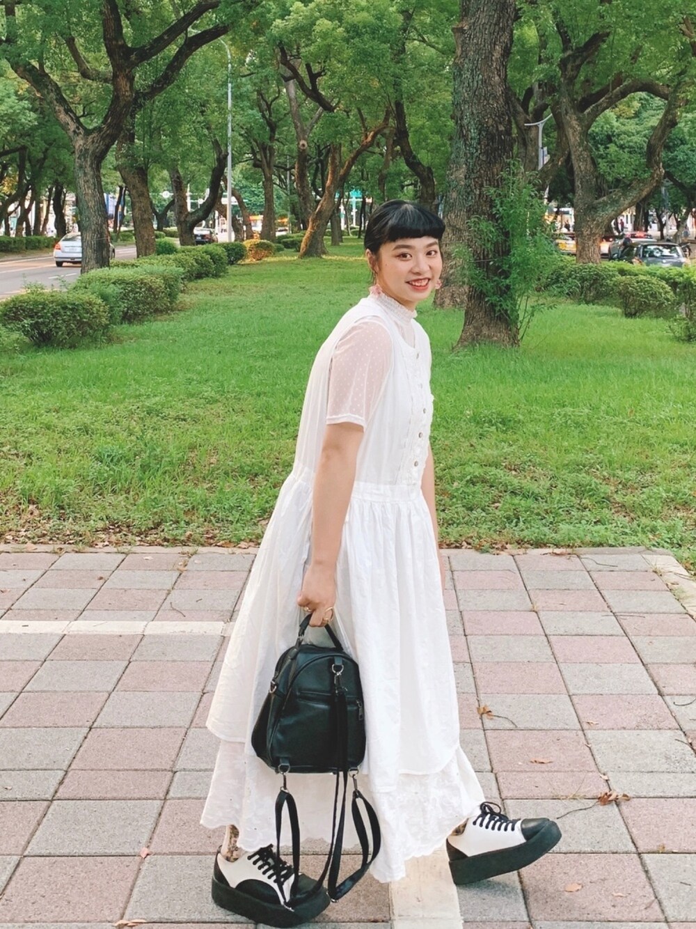 「貳咿穿衣、ootd、女子コーデ、白色、白コーデ、GUコーデ、今日のコーデ、洋裝、同色コーデ、夏コーデ」｜「GUのアイテム（その他トップス、ホワイト系）」を使った、21貳咿@hsuan. jpgさん（レディース・160cm）の夏コーディネートの1枚目の写真