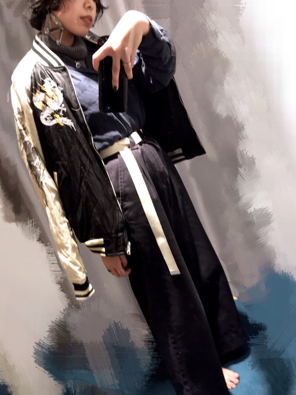 「スカジャン、龍、開襟シャツ、Dickies、black code、チュールソックス、TATTY DEVINE」｜「絡繰魂のアイテム（ジャケット/アウター、ブラック系）」を使った、さっぽさん（レディース・160cm）の秋コーディネートの1枚目の写真