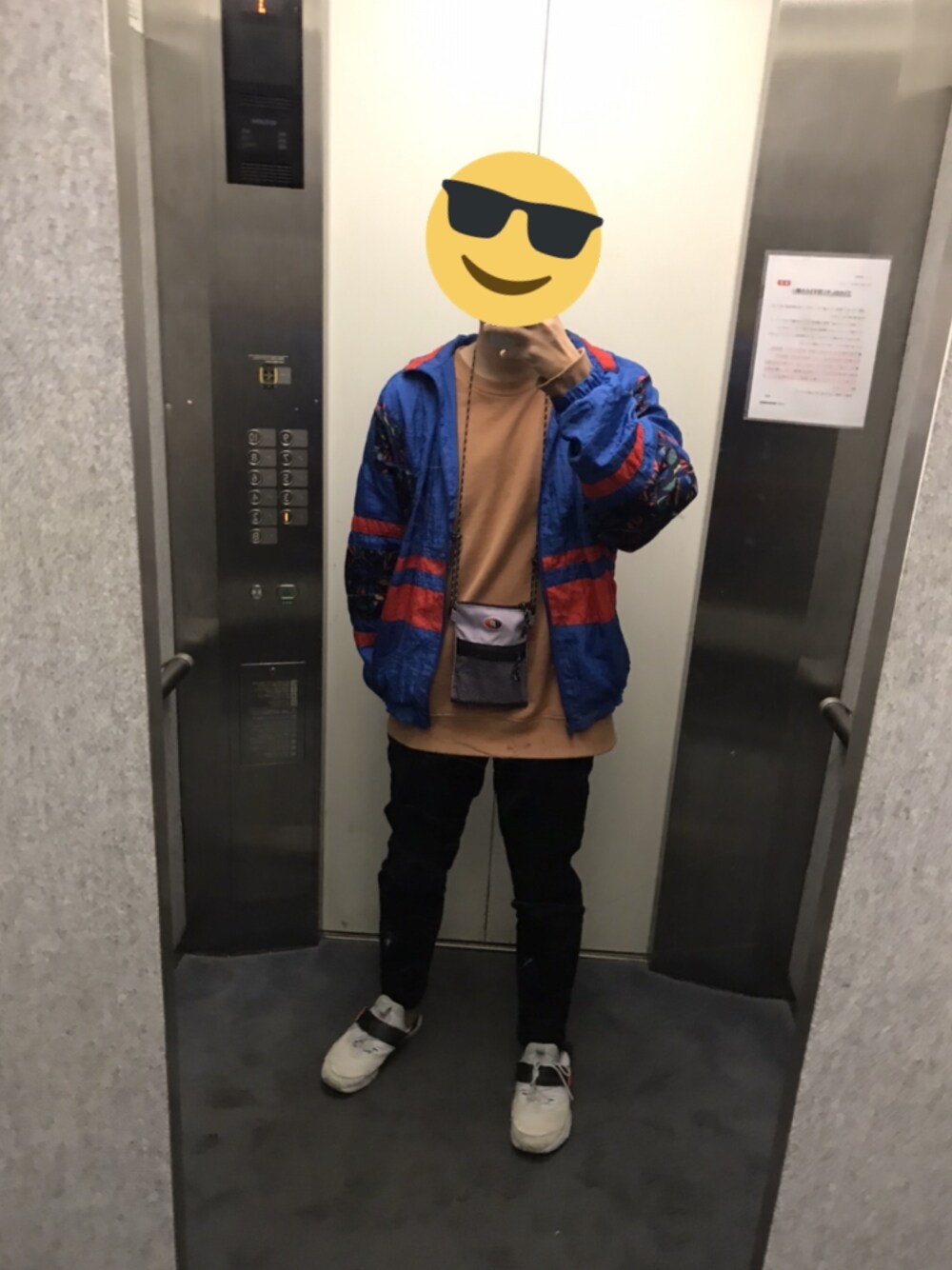 「NIKEのエアハラチ（スニーカー、ホワイト系）」を使った、冬銀さん（メンズ・170cm）の冬コーディネートの1枚目の写真