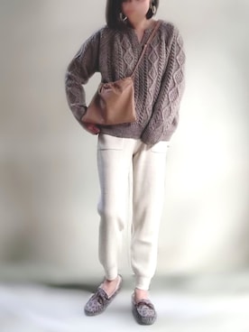 モカシン デッキシューズを使った キーネック のレディース人気ファッションコーディネート Wear