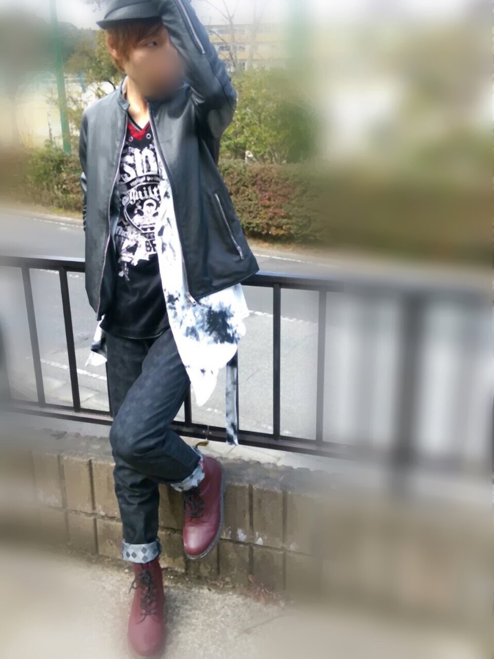 「ライダース、柄パンツ、ロック、モード」｜「UNITED TOKYOのラムレザーシングルライダース（ライダースジャケット、ブラック系）」を使った、さゆうさん（メンズ・165cm）の冬コーディネートの1枚目の写真