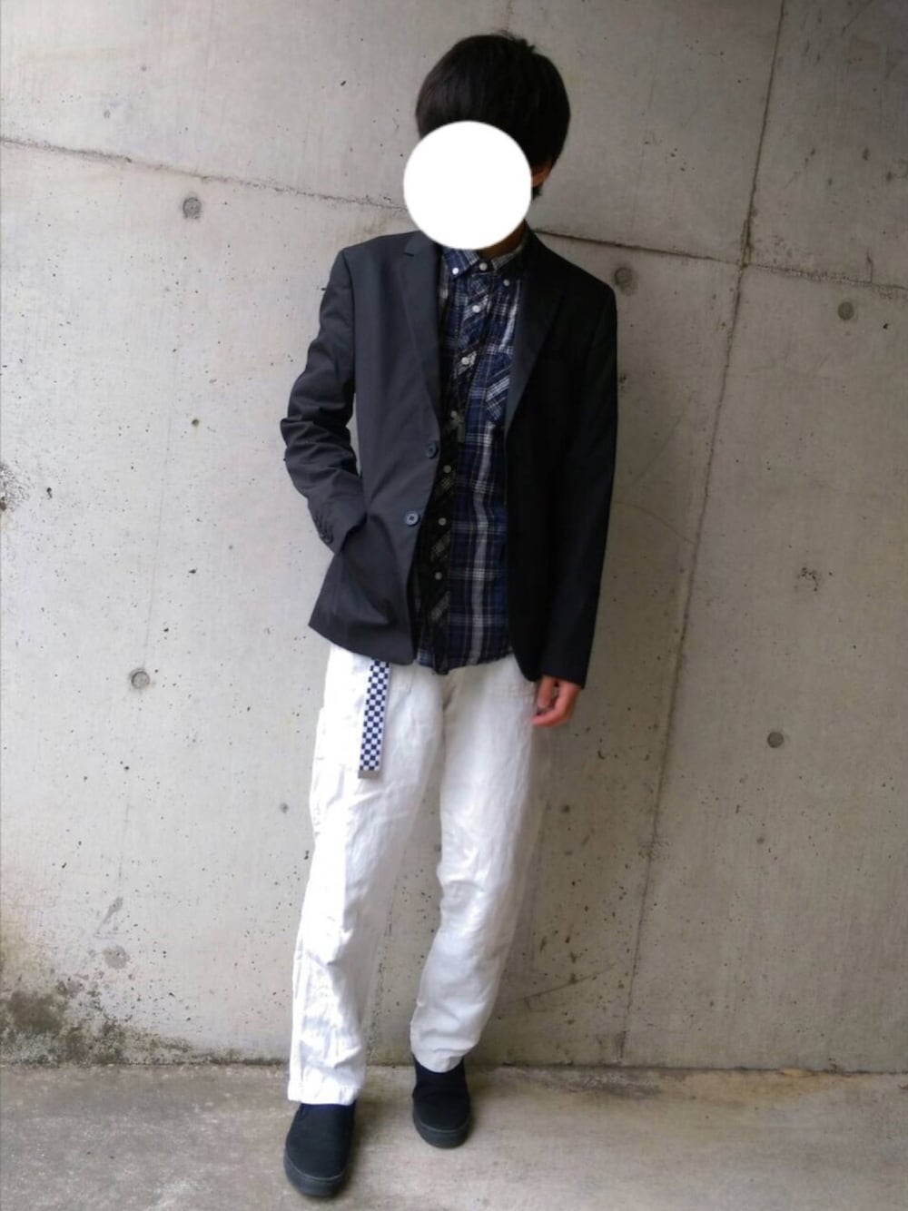 「テーラードジャケット、チェックシャツ、ワイドパンツ、スリッポン」｜「GUのアイテム（シャツ/ブラウス、ブルー系）」を使った、さゆうさん（メンズ・165cm）の春コーディネートの1枚目の写真