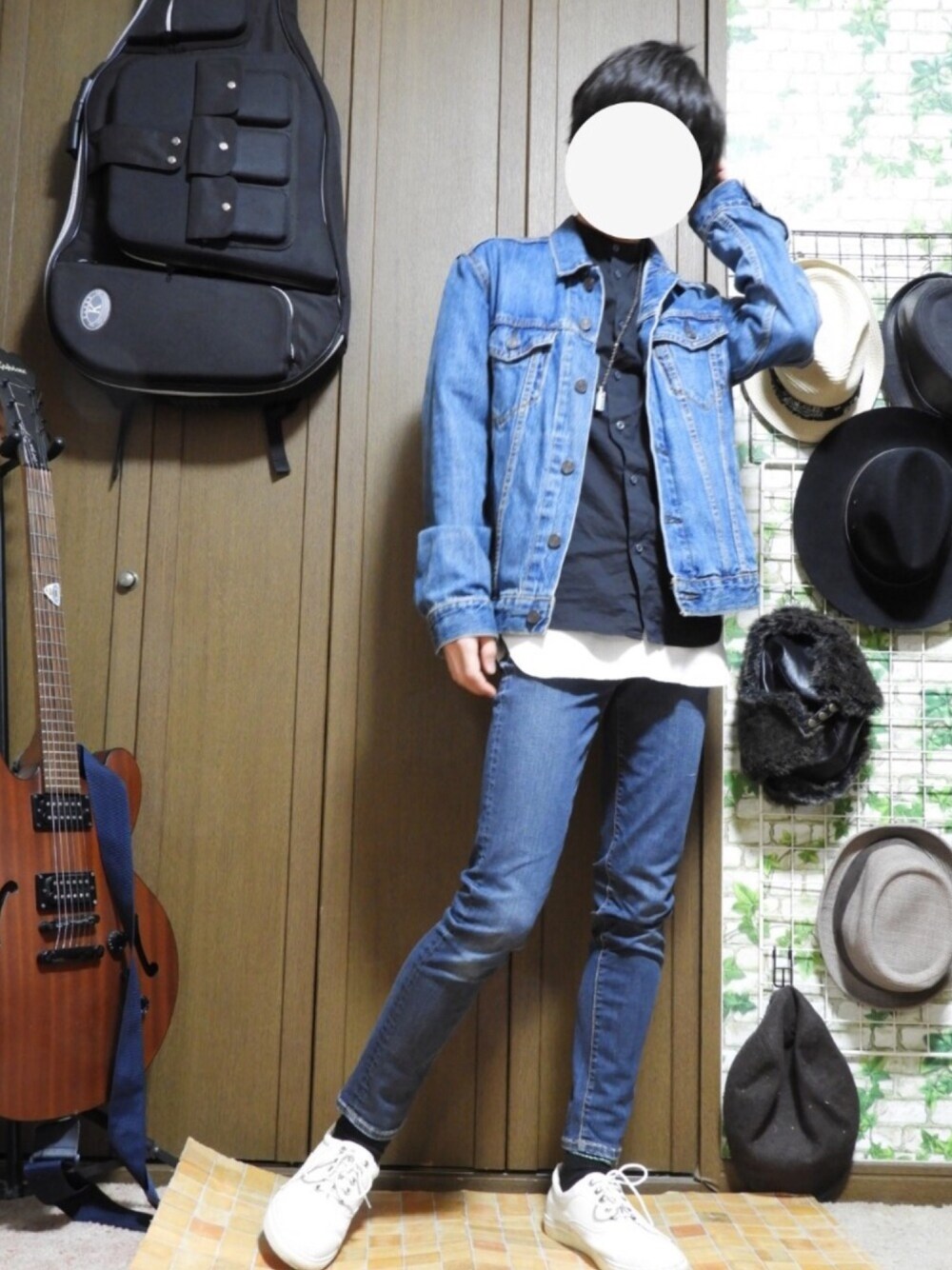 「デニムオンデニム、デニム、カジュアルコーデ、バンドカラー、白スニーカー、春コーデ、Levi's」｜「Levi'sのデニムジャケット-ミッドカラー/14.8oz デニム（デニムジャケット、ブルー系）」を使った、さゆうさん（メンズ・165cm）の春コーディネートの1枚目の写真