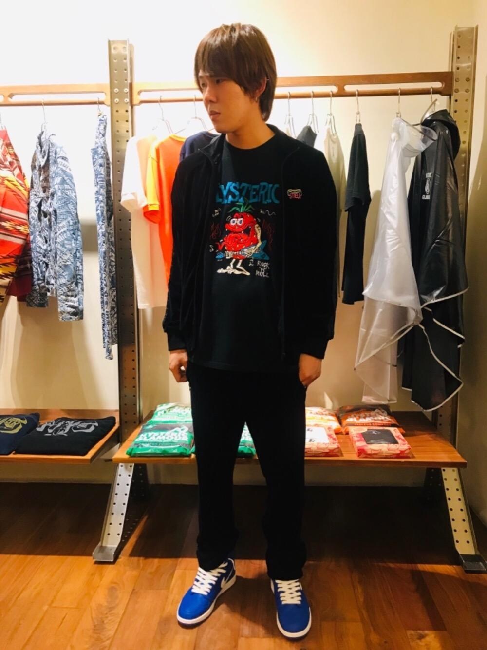 「ストリート、刺繍、コラボレーション、Hysteric Glamour、グラフィック、ヒステリックグラマー、秋コーデ、19EARLY_AUTUMNコーデコンテスト」｜「HYSTERIC GLAMOURのNIGHT GROOVE刺繍トラックジャケット（ジャージ、ブラック系）」を使った、hyshmt04さん（メンズ・180cm）の秋コーディネートの1枚目の写真